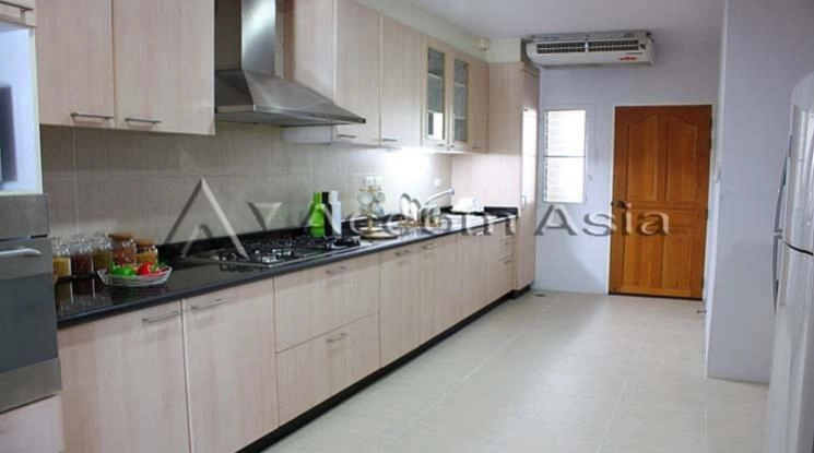 6  3 br Apartment For Rent in Sukhumvit ,Bangkok BTS Nana at Comfortable and Fully Furnished Apartment near BTS 1413441