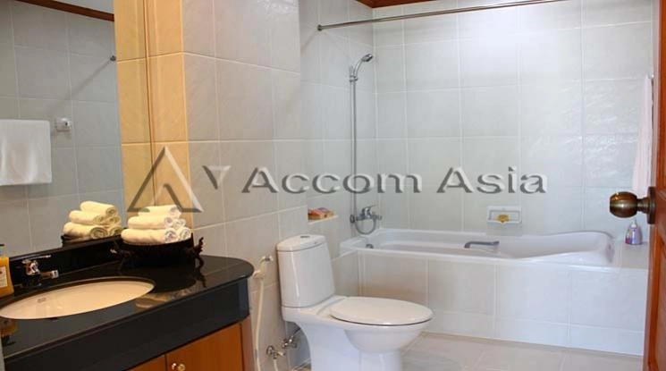 9  3 br Apartment For Rent in Sukhumvit ,Bangkok BTS Nana at Comfortable and Fully Furnished Apartment near BTS 1413441