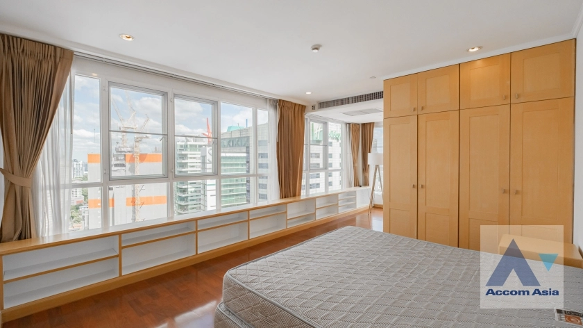 Huge Terrace, Penthouse, Pet friendly |  4 Bedrooms  Apartment For Rent in Sukhumvit, Bangkok  near BTS Phrom Phong (1513446)