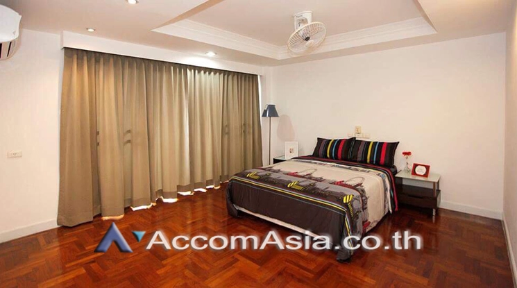 unit 5 Bedrooms  Townhouse For Rent & Sale in Sathorn, Bangkok  (2513482)