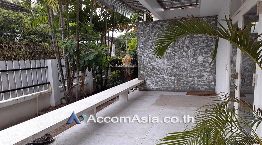 unitHome Office, Pet friendly |  3 Bedrooms  House For Rent & Sale in Phaholyothin, Bangkok  near BTS Ari (1713493)