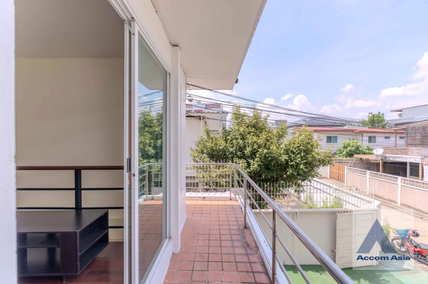 11  3 br House for rent and sale in Sukhumvit ,Bangkok BTS Ekkamai 1713519