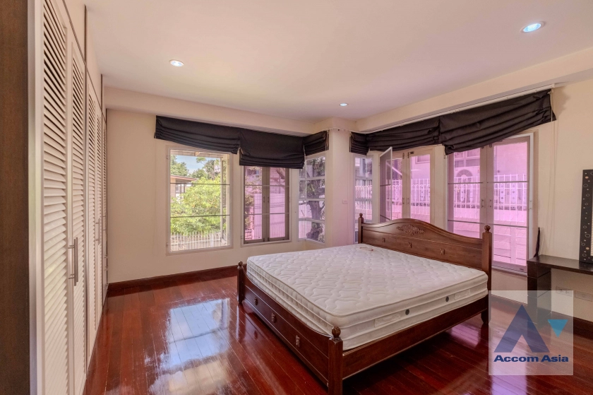 13  3 br House for rent and sale in Sukhumvit ,Bangkok BTS Ekkamai 1713519