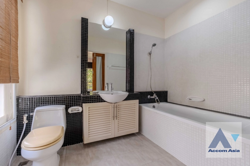 15  3 br House for rent and sale in Sukhumvit ,Bangkok BTS Ekkamai 1713519