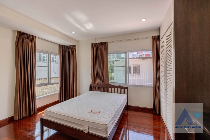 16  3 br House for rent and sale in Sukhumvit ,Bangkok BTS Ekkamai 1713519