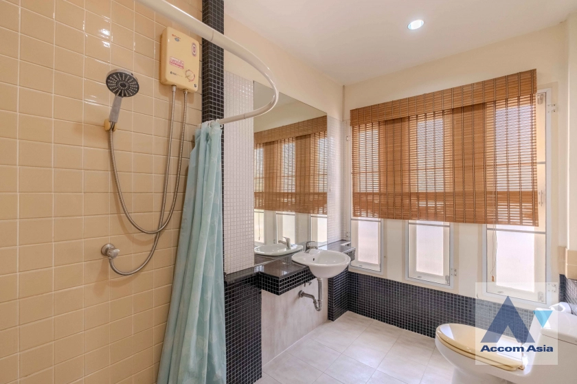 21  3 br House for rent and sale in Sukhumvit ,Bangkok BTS Ekkamai 1713519