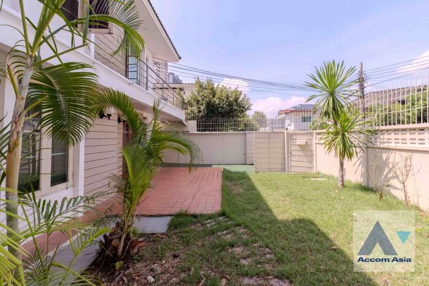 23  3 br House for rent and sale in Sukhumvit ,Bangkok BTS Ekkamai 1713519