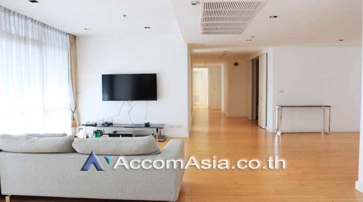 unit 3 Bedrooms  Condominium For Rent in Ploenchit, Bangkok  near BTS Ploenchit (1513548)