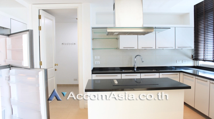 unit 3 Bedrooms  Condominium For Rent in Ploenchit, Bangkok  near BTS Ploenchit (1513548)
