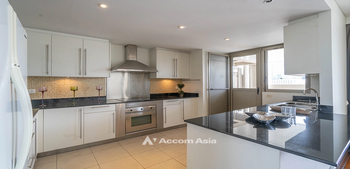 4  3 br Apartment For Rent in Ploenchit ,Bangkok BTS Ploenchit - MRT Lumphini at Modern Retro - 2 Units / floor 10115