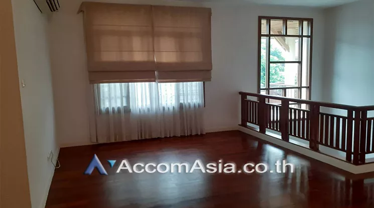 unit 4 Bedrooms  House For Rent in Pattanakarn, Bangkok  (1813587)