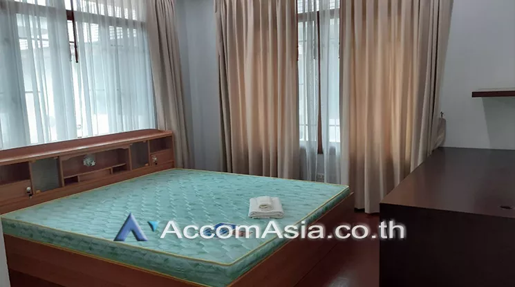 5  4 br House For Rent in Pattanakarn ,Bangkok  at Peaceful compound 1813587