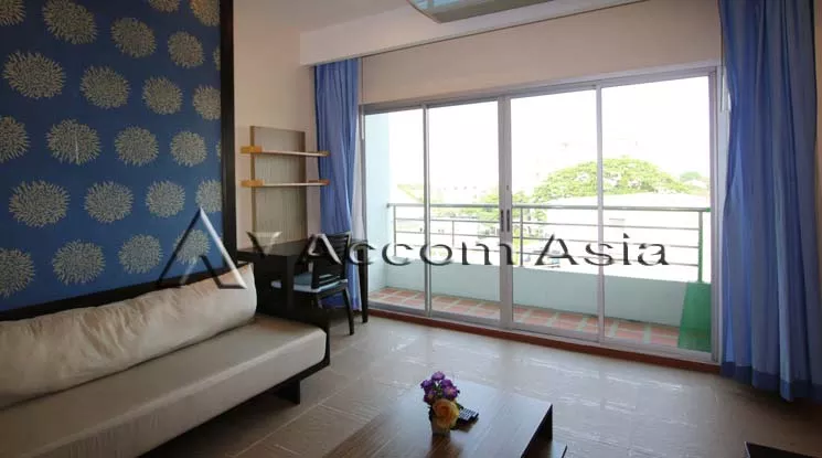  3 Bedrooms  Apartment For Rent in Sukhumvit, Bangkok  near BTS Phra khanong (1413675)
