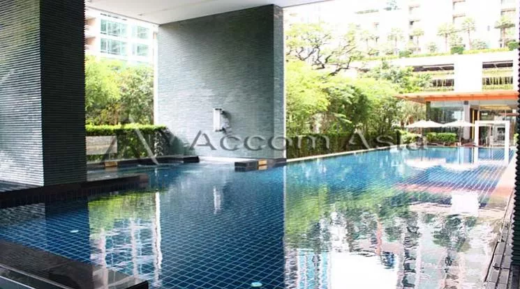  1 Bedroom  Condominium For Rent in Ploenchit, Bangkok  near BTS Chitlom (1513698)