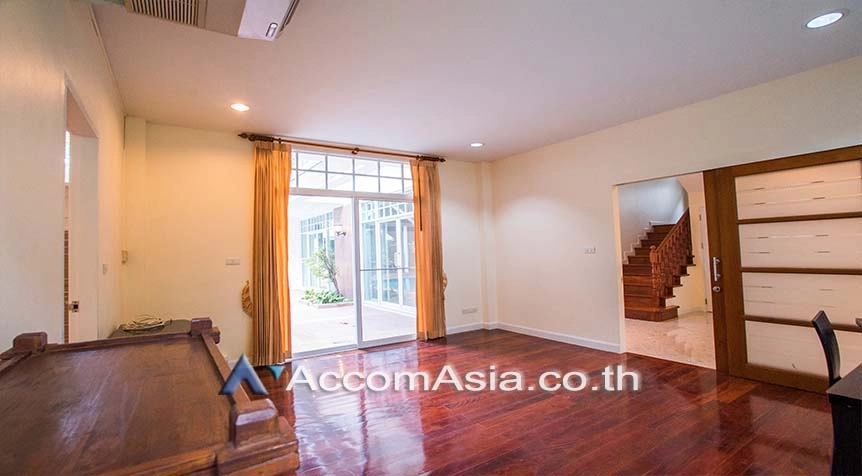 7  4 br House For Rent in Sathorn ,Bangkok BTS Chong Nonsi at Privacy House  in Compound 50073
