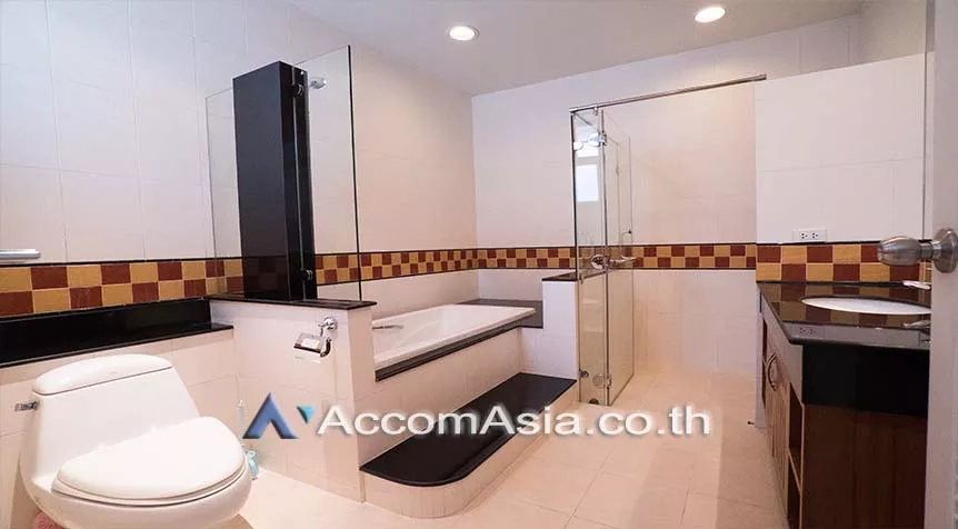 18  4 br House For Rent in Sathorn ,Bangkok BTS Chong Nonsi at Privacy House  in Compound 50073