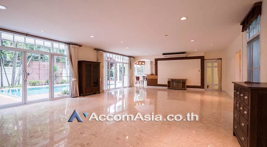 5  4 br House For Rent in Sathorn ,Bangkok BTS Chong Nonsi at Privacy House  in Compound 50073