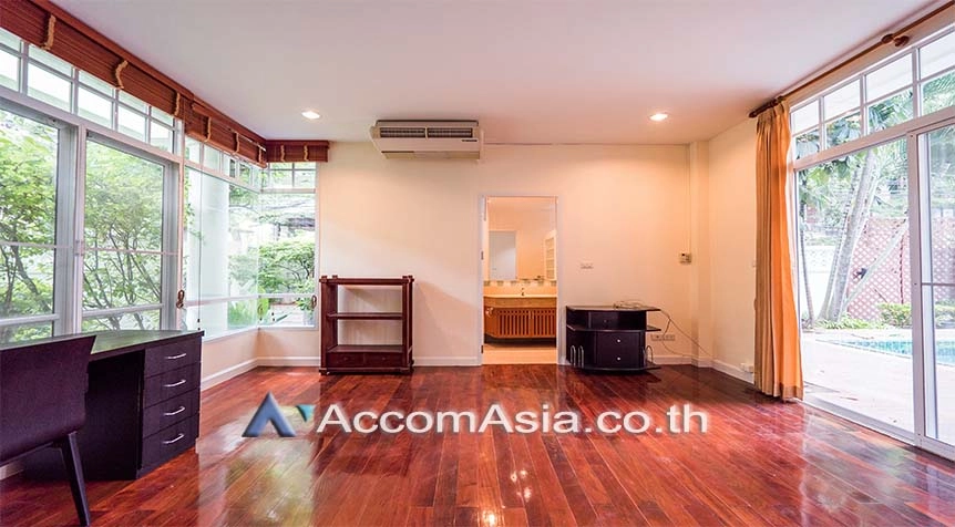 6  4 br House For Rent in Sathorn ,Bangkok BTS Chong Nonsi at Privacy House  in Compound 50073