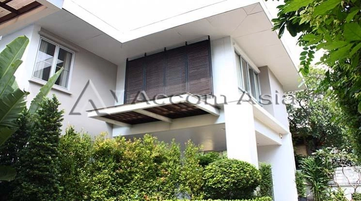 unit 3 Bedrooms  House For Rent & Sale in Sukhumvit, Bangkok  near BTS Thong Lo (1713753)