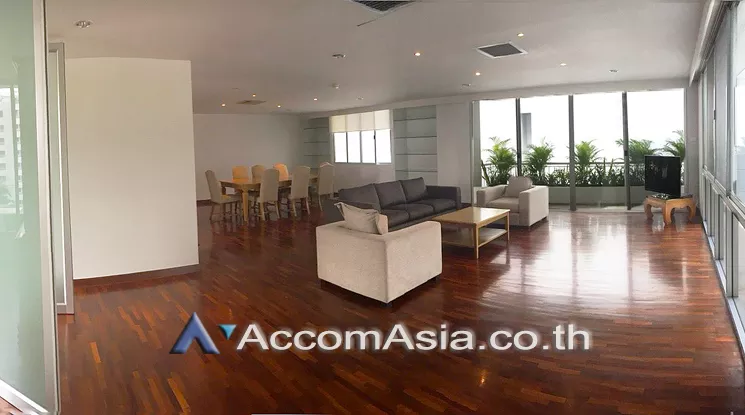  The spacious greenery apartment Apartment  3 Bedroom for Rent BTS Surasak in Sathorn Bangkok
