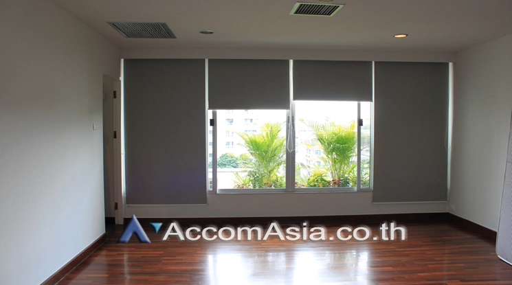 7  3 br Apartment For Rent in Sathorn ,Bangkok BTS Surasak at Central Area of Sathon A Short Walk to BTS Surasak 1413761