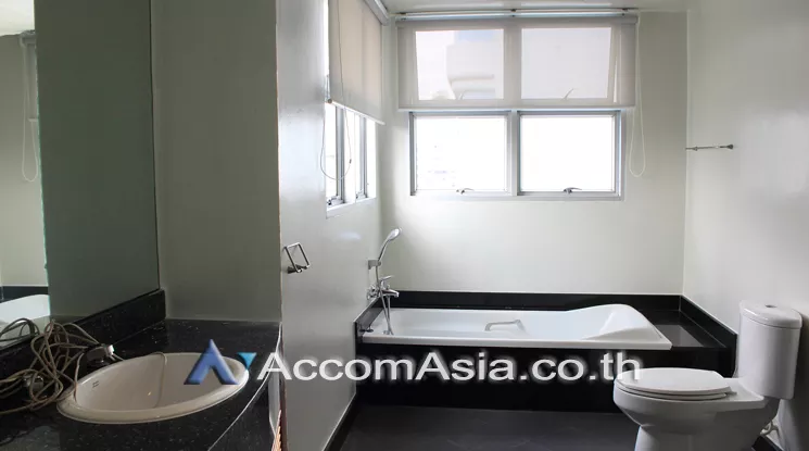 8  3 br Apartment For Rent in Sathorn ,Bangkok BTS Surasak at The spacious greenery apartment 1413761