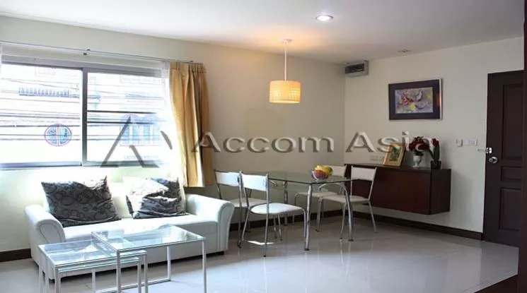  2 Bedrooms  Apartment For Rent in Ploenchit, Bangkok  near BTS Ploenchit (1413790)