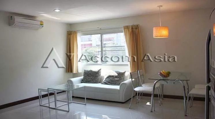  2 Bedrooms  Apartment For Rent in Ploenchit, Bangkok  near BTS Ploenchit (1413790)