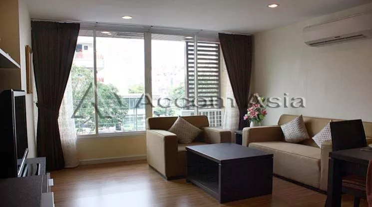  2 Bedrooms  Apartment For Rent in Ploenchit, Bangkok  near BTS Chitlom (1413793)