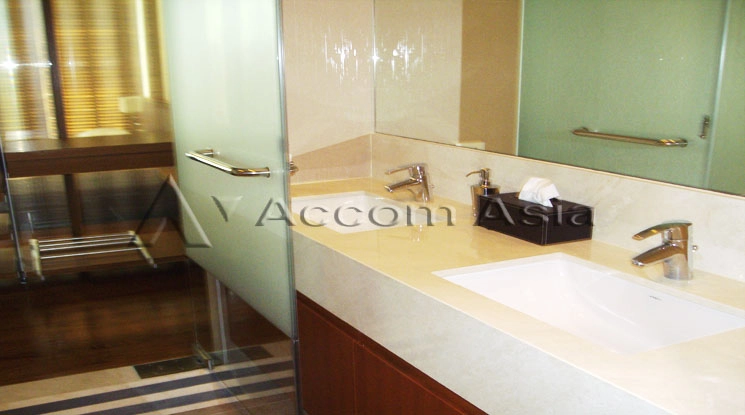 5  2 br Condominium For Rent in Ploenchit ,Bangkok BTS Ratchadamri at Baan Rajprasong 1513807