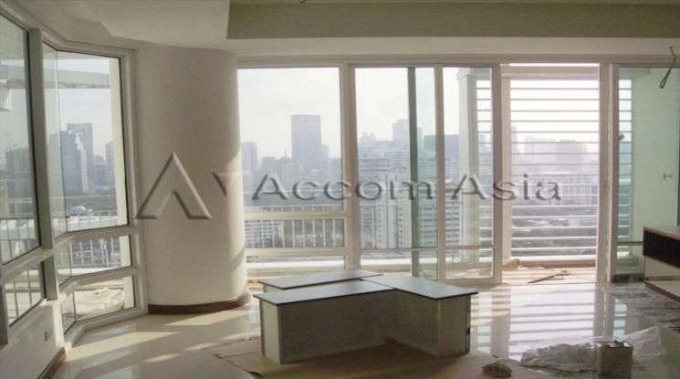 unit 2 Bedrooms  Condominium For Rent & Sale in Ploenchit, Bangkok  near BTS Ratchadamri (1513817)