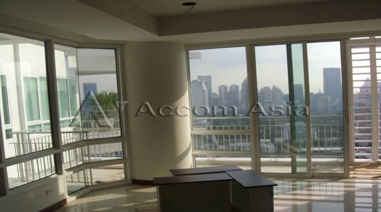 unit 2 Bedrooms  Condominium For Rent & Sale in Ploenchit, Bangkok  near BTS Ratchadamri (1513817)