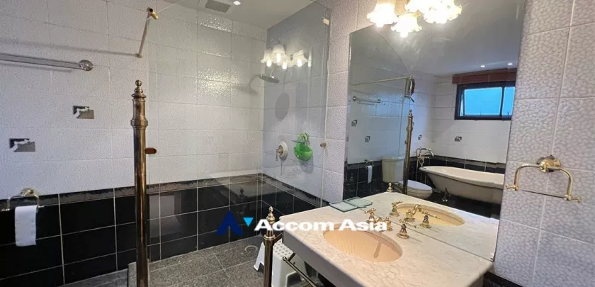 13  3 br Condominium For Rent in Silom ,Bangkok BTS Chong Nonsi at Pearl Garden 1513845