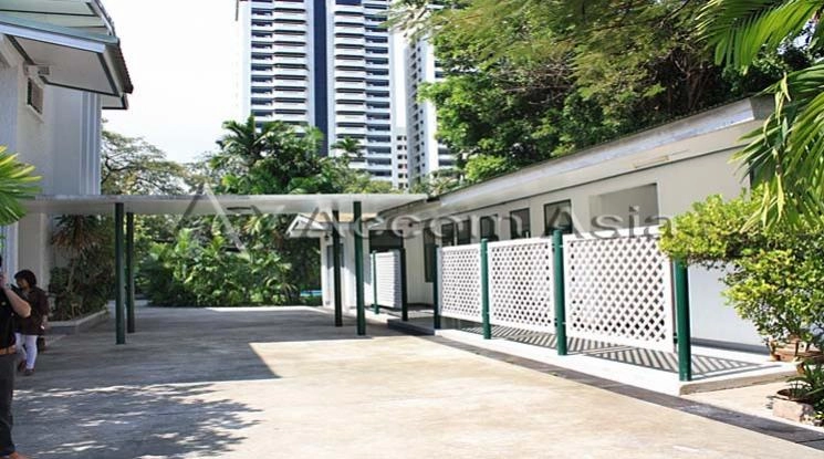 unitHome Office |  4 Bedrooms  House For Rent & Sale in Sukhumvit, Bangkok  near BTS Phrom Phong (1913853)