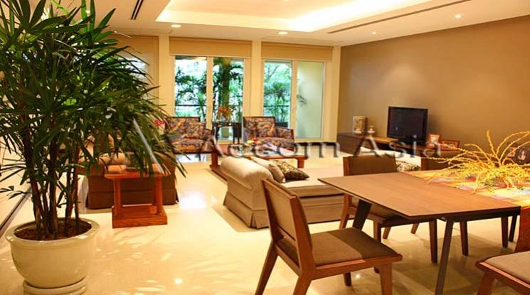 unit 3 Bedrooms  Condominium For Rent in Sathorn, Bangkok  near MRT Lumphini (1513866)