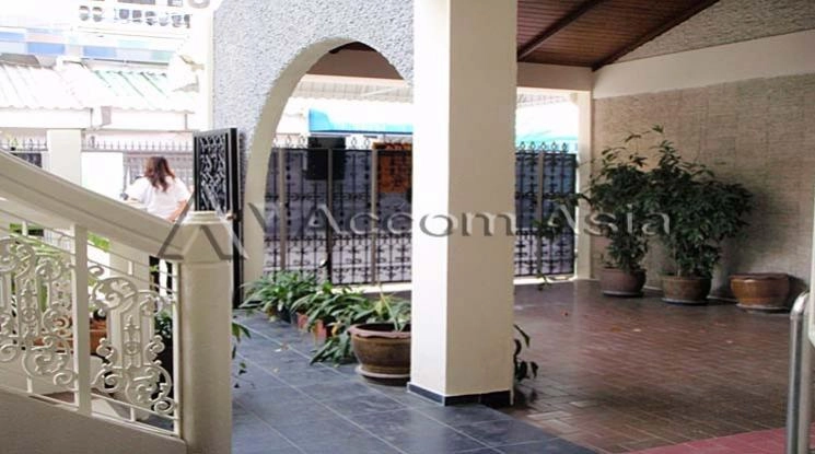  1  4 br House For Rent in Silom ,Bangkok BTS Sala Daeng - MRT Lumphini 2513871