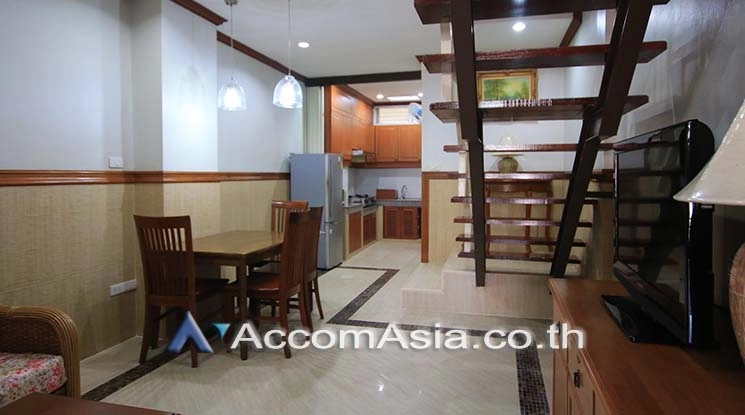unit 2 Bedrooms  Townhouse For Rent & Sale in Sukhumvit, Bangkok  near BTS Thong Lo (2513872)