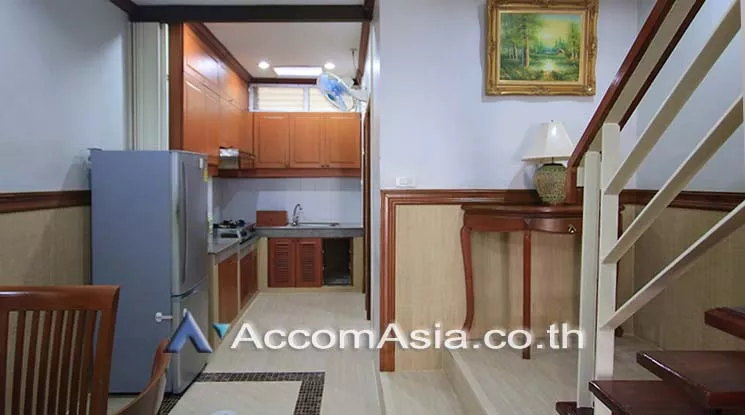  2 Bedrooms  Townhouse For Rent in Sukhumvit, Bangkok  near BTS Thong Lo (2513872)