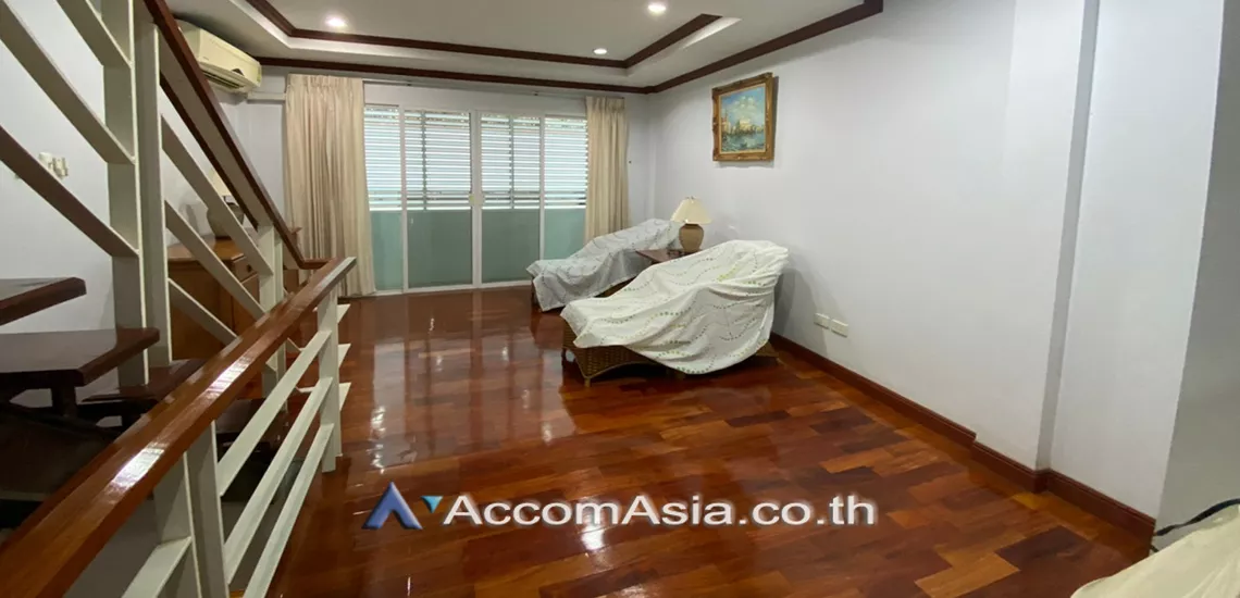 Pet friendly |  2 Bedrooms  Townhouse For Rent in Sukhumvit, Bangkok  near BTS Thong Lo (2513875)