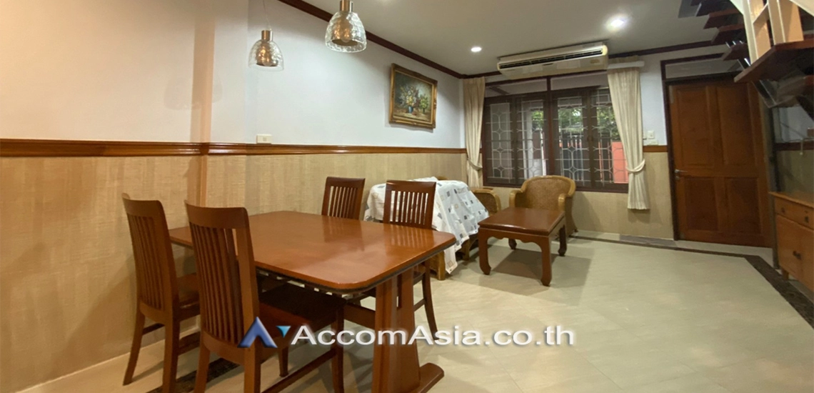 unit 2 Bedrooms  Townhouse For Rent in Sukhumvit, Bangkok  near BTS Thong Lo (2513875)