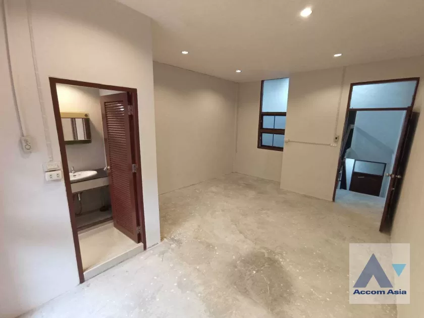 16  4 br House For Rent in Sukhumvit ,Bangkok BTS Nana 2513892