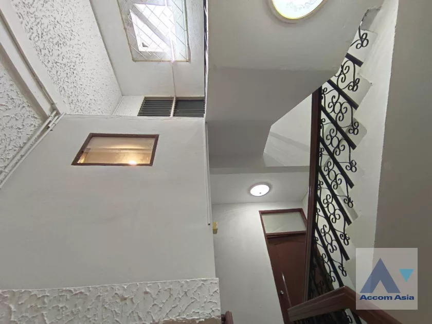 13  4 br House For Rent in Sukhumvit ,Bangkok BTS Nana 2513892