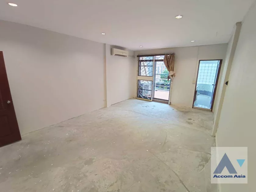 23  4 br House For Rent in Sukhumvit ,Bangkok BTS Nana 2513892