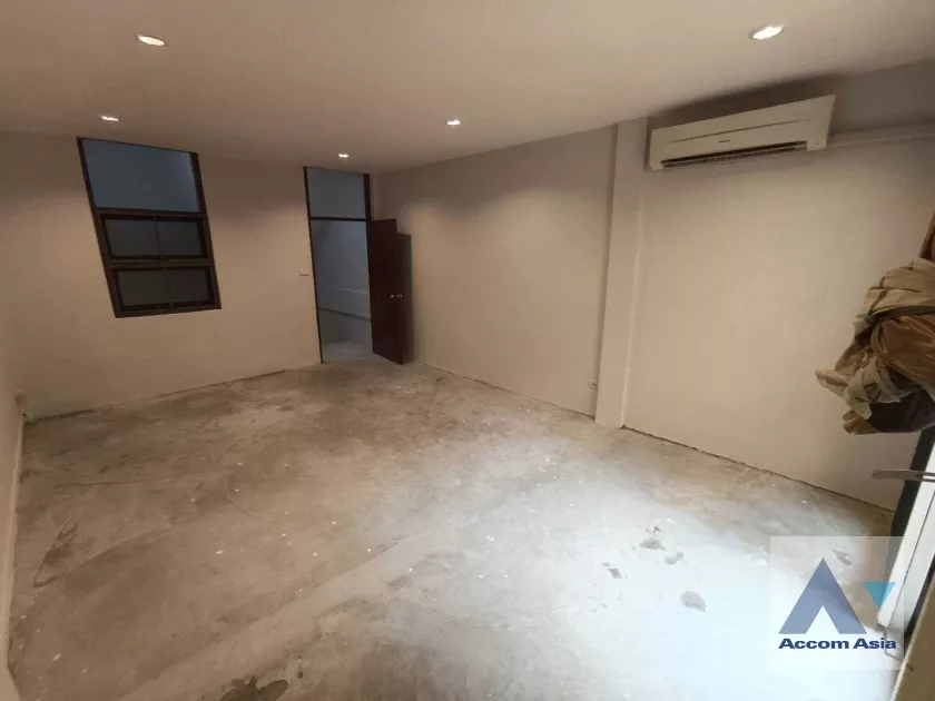 21  4 br House For Rent in Sukhumvit ,Bangkok BTS Nana 2513892