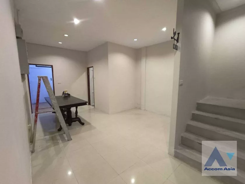 6  4 br House For Rent in Sukhumvit ,Bangkok BTS Nana 2513892