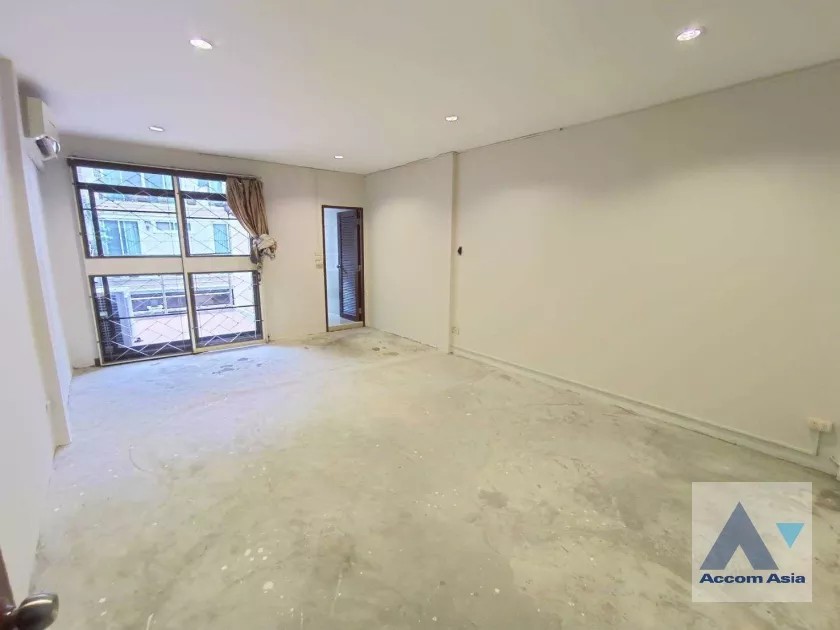 24  4 br House For Rent in Sukhumvit ,Bangkok BTS Nana 2513892