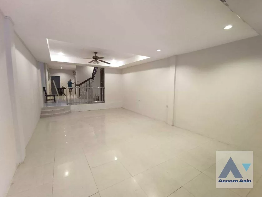 11  4 br House For Rent in Sukhumvit ,Bangkok BTS Nana 2513892
