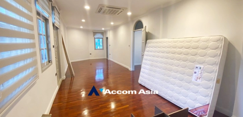 13  3 br House For Rent in Sukhumvit ,Bangkok BTS Thong Lo 100041