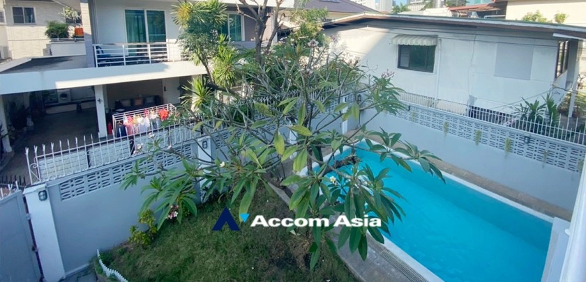 23  3 br House For Rent in Sukhumvit ,Bangkok BTS Thong Lo 100041