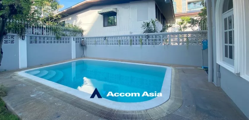 Home Office, Private Swimming Pool |  3 Bedrooms  House For Rent in Sukhumvit, Bangkok  near BTS Thong Lo (100041)
